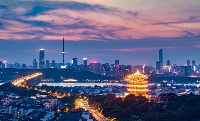 武汉一座英雄的城市彰显了中华民族同舟共济相望相助的家国情怀