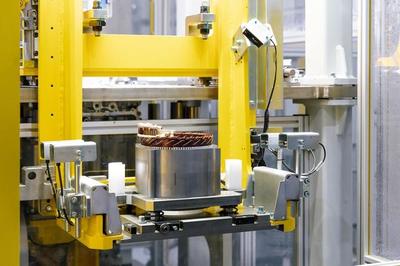 上汽通用武汉奥特能工厂竣工投产 别克Electra E5试装车下线